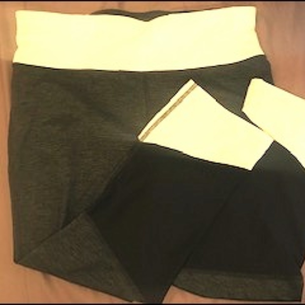 Xersion Capri Active Colorblock Leggings (Med.)